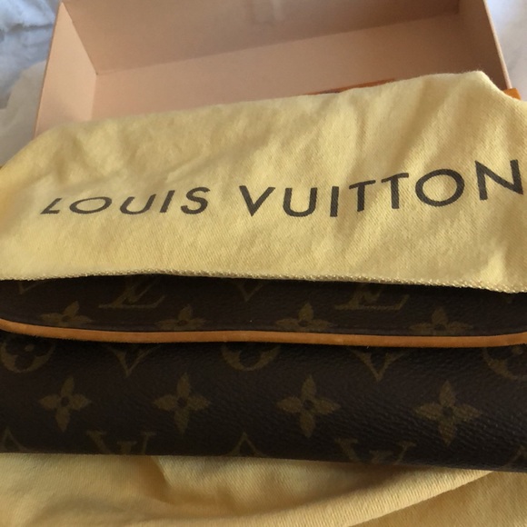 LV POCHETTE PM monogram canvas - Picture 5 of 8